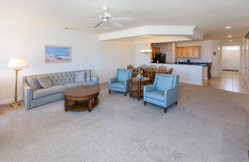 Sandbridge Condominio | Sandbridge Dunes Condo #212- Oceanfront, Elevator, Sandbridge