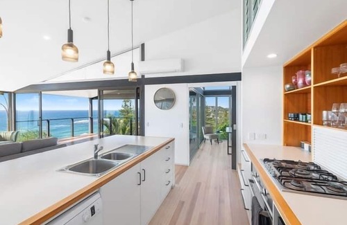 Forresters Beach Casa | Sandcastle by Coast Hosting