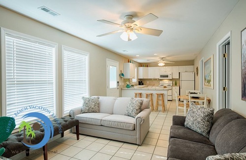 Crescent Beach Condominio | Sandcastle Down