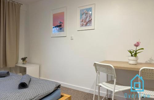 Brzezno Casa | Sandcastle Room - 2 km to Baltic Sea & 15 Minutes to Gdańsk Old Town