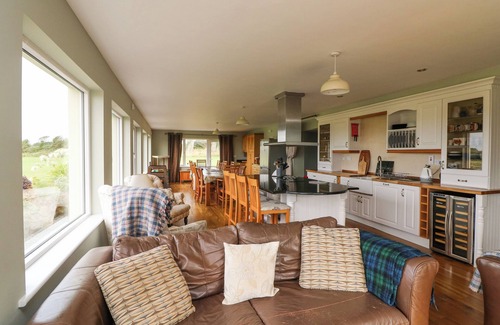 Tacumshane Casa | SANDERLING LODGE, pet friendly in Tacumshane, County Wexford