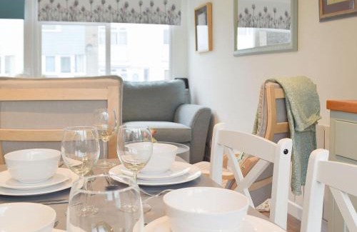 Pembroke Casa | Sanderling - Uk32837