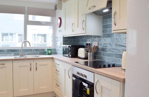 Pembroke Casa | Sanderling - Uk32837