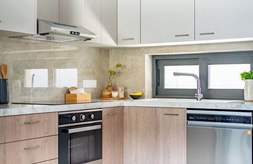 Agios Tychon Apartamento | Sanders River Plaza - Neat 2 Bedroom Apt With Balcony