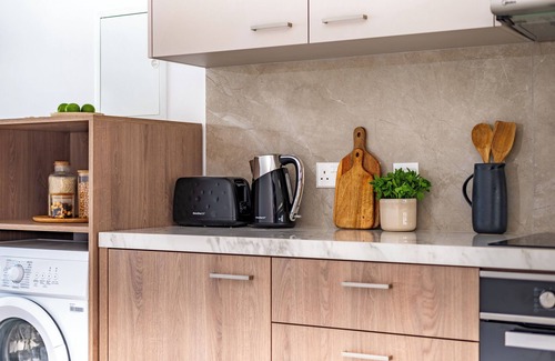 Agios Tychon Apartamento | Sanders River Plaza - Neat 2 Bedroom Apt With Balcony