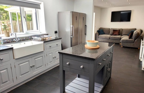 Cleator Moor Casa | SANDERSON HOUSE, pet friendly, with hot tub in Cleator Moor