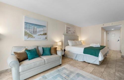 Miramar Beach Apartamento | Sandestin Bayfront Studio with balcony and breathtaking views