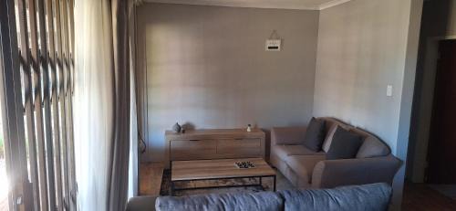 Rooihuiskraal Casa | Sandgrouse Guesthouse