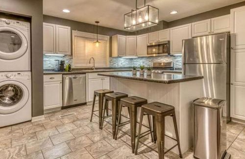 Miller Beach Casa | Sandhill Flat in Gary, IN