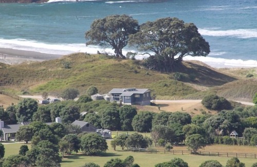 Tryphena Chalet De Esquí | Sandhills Beach Hut. Playa Medlands