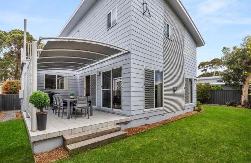 Callala Beach Casa | Sandlewood Breeze - Pet Friendly - Community Pool