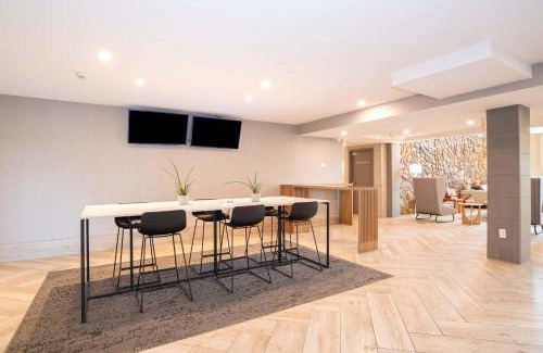 Calgary Hotel | Sandman Hotel Calgary Airport