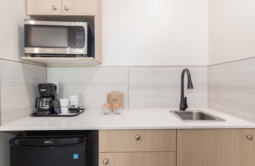 Regina Hotel | Sandman Hotel & Suites Regina