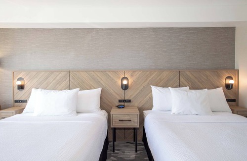Regina Hotel | Sandman Hotel & Suites Regina