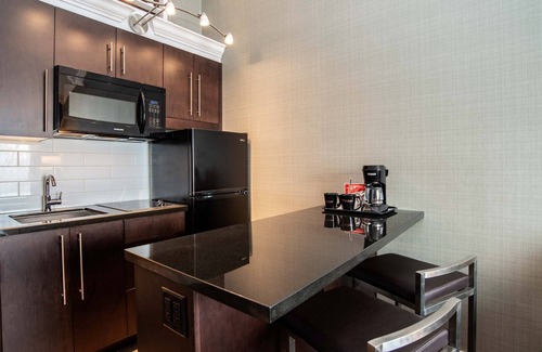Richmond Hotel | Sandman Hotel Vancouver Airport