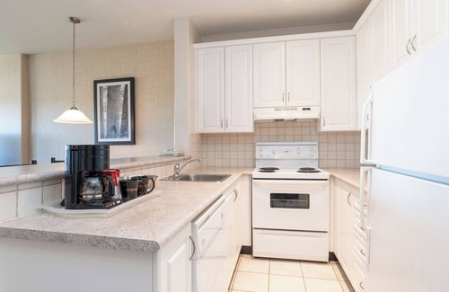 Guildford Hotel | Sandman Suites Surrey-Guildford