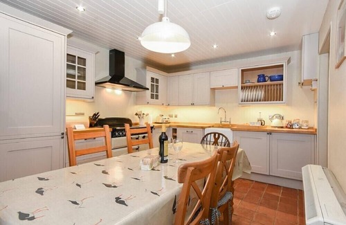 Newton by the Sea Cabaña | SANDPIPER COTTAGE (LOW NEWTON), pet friendly in Low Newton-By-The-Sea