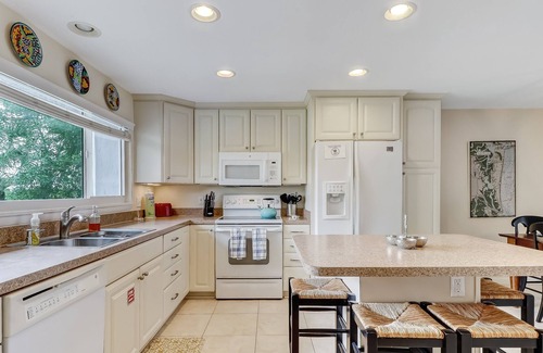 Fernandina Beach Casa | Sandpiper 95156 3 Bedroom Townhouse by RedAwning