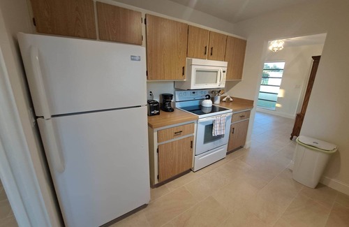 Port Saint Lucie Casa | Sandpiper Bay Breeze On A Lake By The Golf Course (Club Med Area)