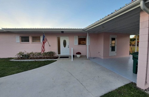 Port Saint Lucie Casa | Sandpiper Bay Breeze On A Lake By The Golf Course (Club Med Area)