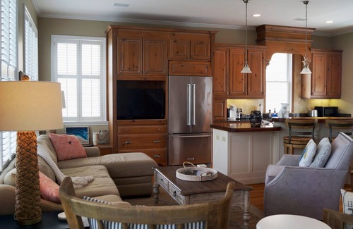 East Beach Cabaña | Sandpiper Cottage - Fantastic Beach Front Property on Georgia Coast w/ Elevator!