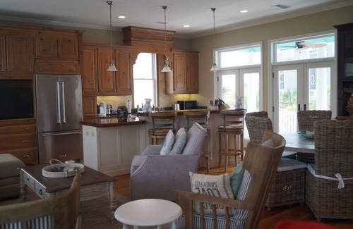 East Beach Cabaña | Sandpiper Cottage - Fantastic Beach Front Property on Georgia Coast w/ Elevator!