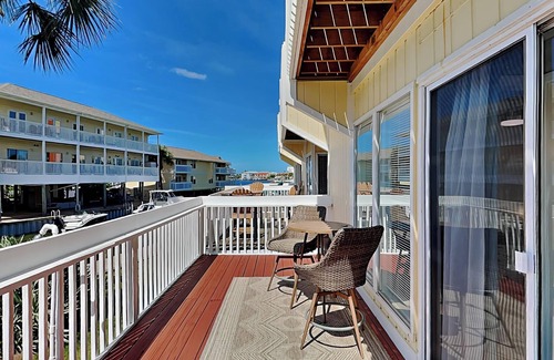 Holiday Isle Casa | Sandpiper Cove by Southern Vacation Rentals