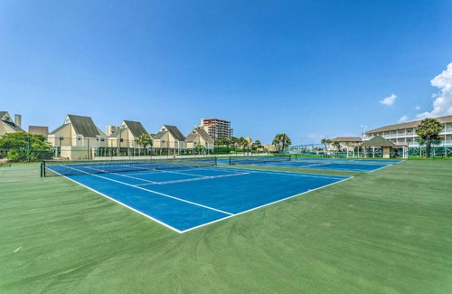 Holiday Isle Apartamento | Sandpiper Cove Escape on Canal - Walk to Beach!