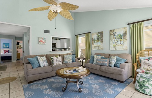 Holiday Isle Condominio | Sandpiper Cove Resort by Panhandle Getaways