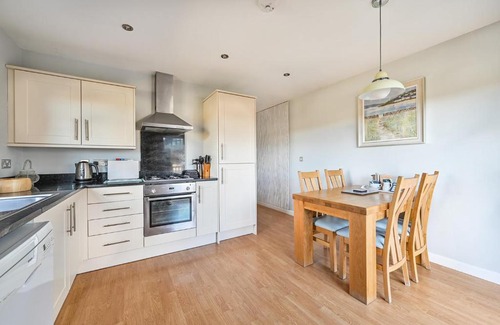 Winnard's Perch Casa | SandPipers Luxury hot tub lodge with 2 ensuites a private Sauna & BBQ terrace