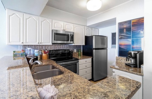 The Dunes Condominio | Sands Beach Club Oceanfront Condo + Walk-In Shower | SBC 1116