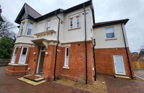 Epsom Apartamento | Sands House - luxury modern studios with secure parking in Epsom, Surrey