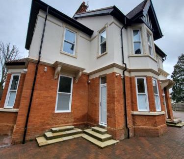 Epsom Apartamento | Sands House - luxury modern studios with secure parking in Epsom, Surrey