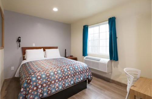 South Gate Hotel | Sands Inn