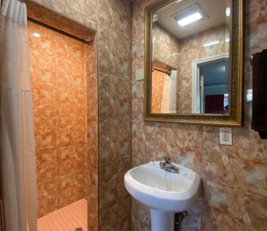 South Gate Hotel | Sands Inn