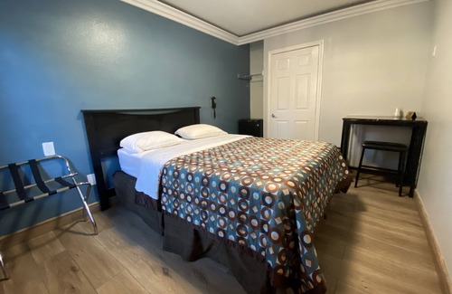 South Gate Hotel | Sands Inn