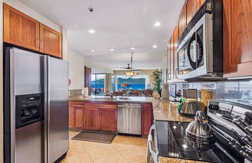 Kahana Condominio | Sands Of Kahana 282 2 Bedroom Condo by RedAwning