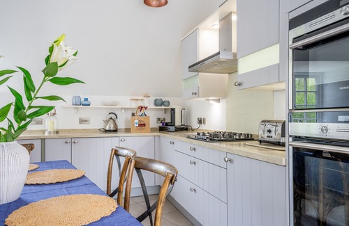 Sandsend Cabaña | Sandsend - York Cottage - a family break that sleeps 6 guests in 3 bedrooms