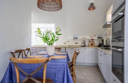 Sandsend Cabaña | Sandsend - York Cottage - a family break that sleeps 6 guests in 3 bedrooms