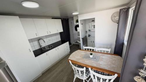 Sandstone Point Casa | Sandstone Point Cove Studio