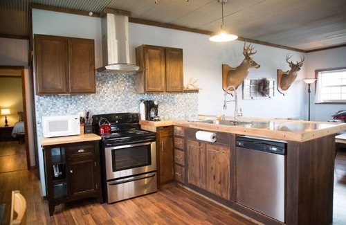 McConnelsville Casa | Sandstone Point Vacation Cabin - McConnelsville