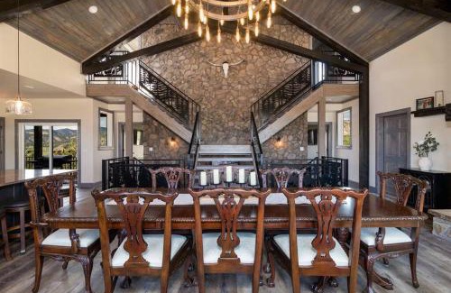 Orderville Casa | Sandstone Pointe, Elegance Among the Cliffs