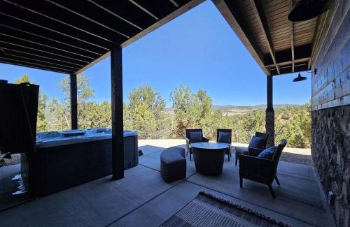 Orderville Casa | Sandstone Pointe, Elegance Among the Cliffs