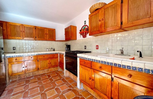 Tzintzuntzan Cabina | Sandunga Lago Tzintzuntzan