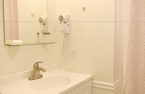 Sandwich Hotel | Sandwich Inn and Suites