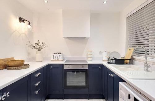 Portrush Casa | Sandy Beaches Portrush - Steps from Beach & Dining