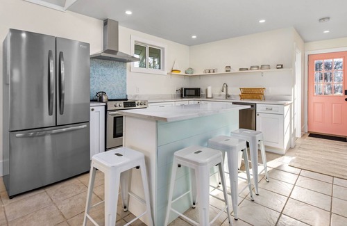 Hampton Casa | Sandy Biscuits A-Frame Cottage @ Plaice Cove