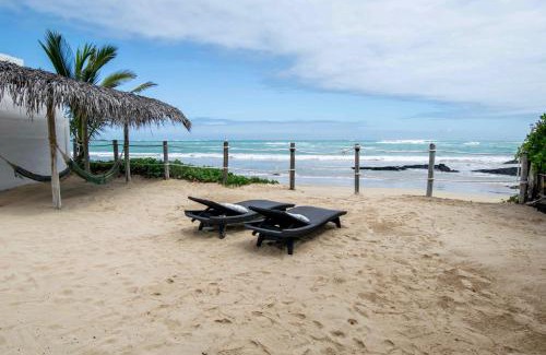 Puerto Villamil Casa | Sandy Feet House