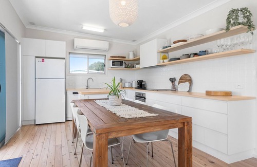Narrawallee Casa | Sandy Feet Retreat 2 mins walk to the beach