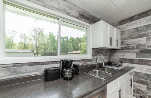 Manitoba Casa | 🏖 Sandy Hook: 2 Queens, Pet Friendly, One Min to Beach, Ice Fishing and Snaks